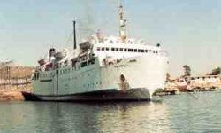 پهلوگیری کشتی 2 هزار تنی در بندر آستارا